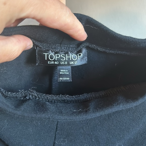 🌟3 for $25 🌟 Topshop Black Skater Skirt - Picture 3 of 3